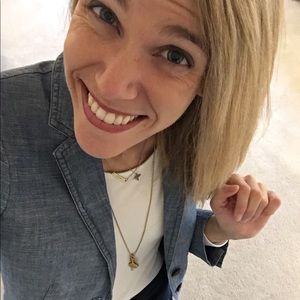 Meet your Posher, Elizabeth